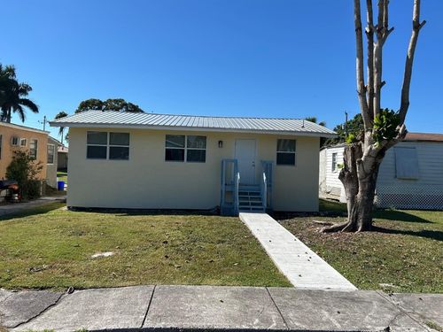371 Banyan (Main House) Avenue, Pahokee, FL, 33476 | Card Image