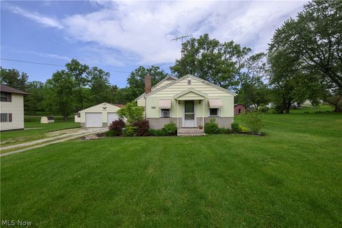 5185 Richville Dr Sw, Navarre, OH, 44662-9731 | Card Image