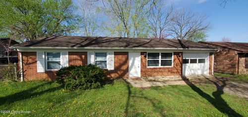 2715 S Wilson Rd, Radcliff, KY, 40160-9713 | Card Image