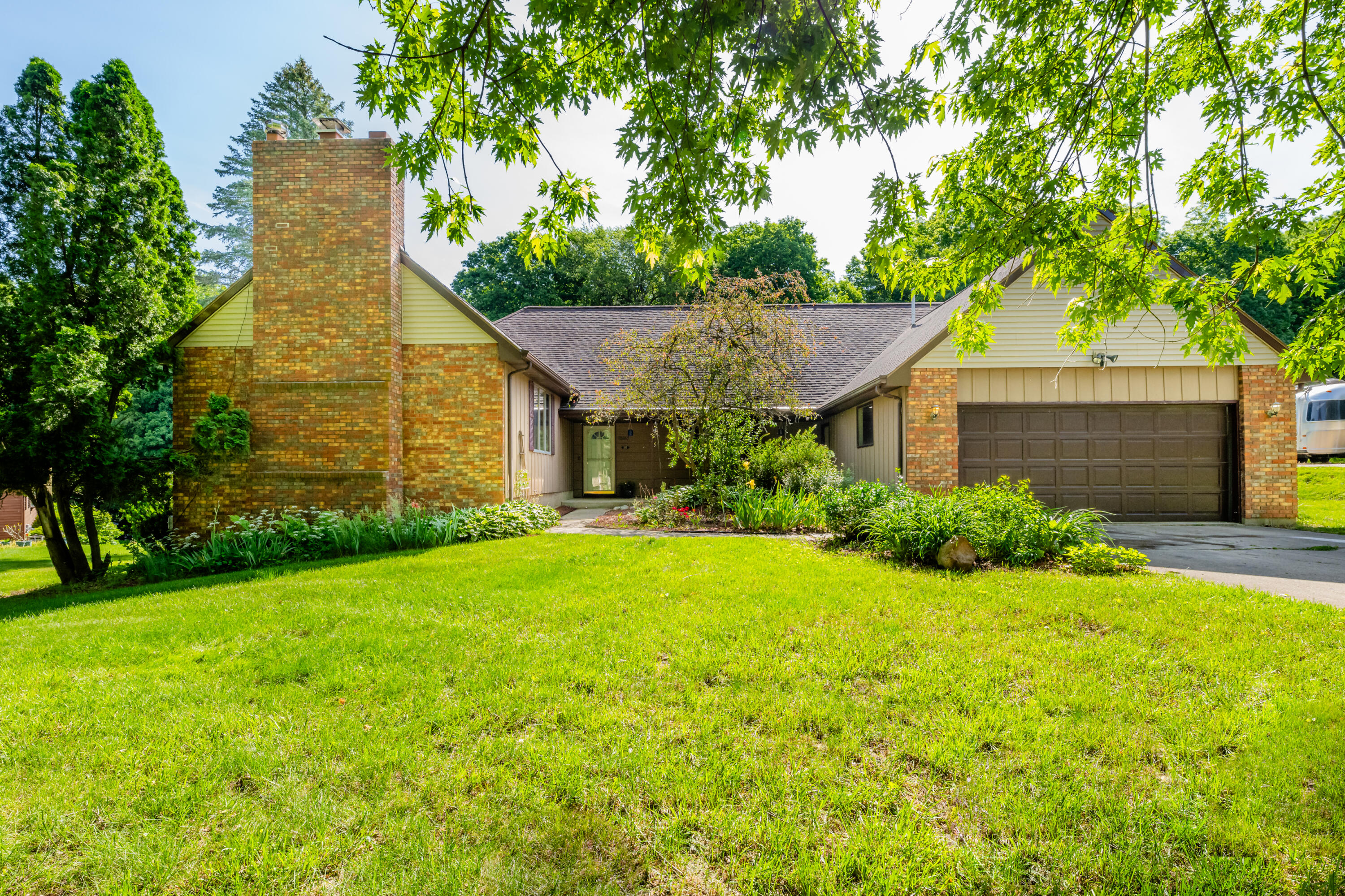 Ridgewood Trl, Berrien Springs, MI 49103