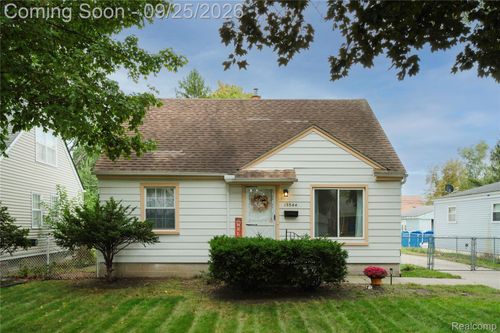 15544 Gaylord, Redford, MI, 48239-3909 | Card Image
