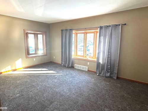 1674 Georgia Ave, Marysville, MI, 48040-1650 | Card Image