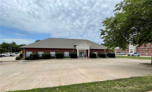 2575 N Keystone Xing, Fayetteville, AR, 72703-2452 | Card Image
