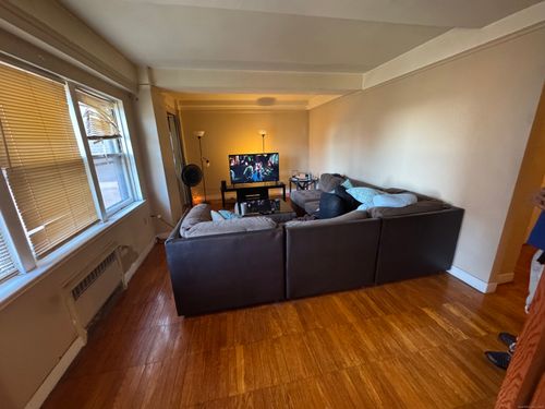d8-230 Farmington Ave, Hartford, CT, 06105 | Card Image