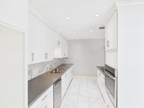 11619 Bowlan Ln, Houston, TX, 77035-2211 | Card Image