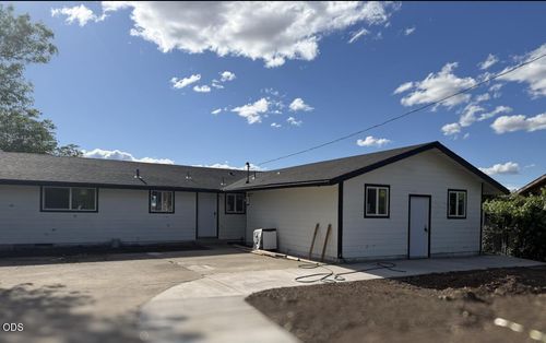 7831 Division Rd, White City, OR, 97503-1183 | Card Image