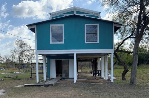 121 Whitetail Ln, Woodsboro, TX, 78393-3577 | Card Image