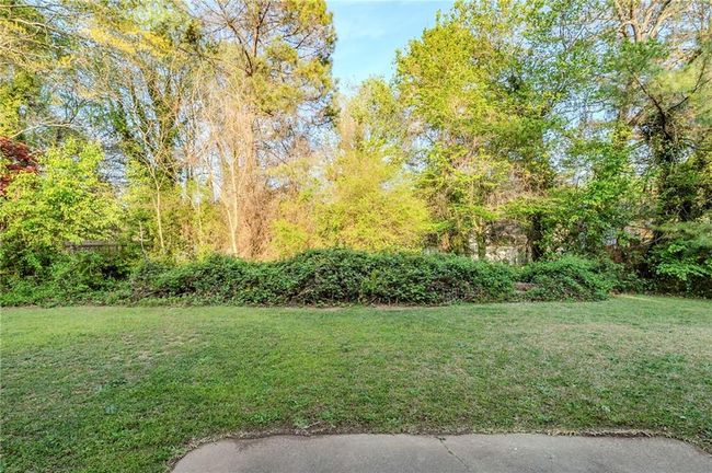870 Chapman Cir, House other with 3 bedrooms, 2 bathrooms and 4 parking in Stone Mountain GA | Image 25