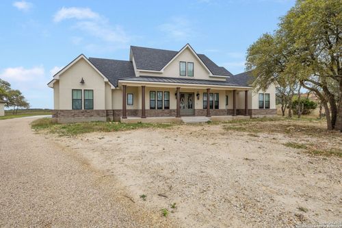 1062 Lariat Trce, Bandera, TX, 78003-3238 | Card Image