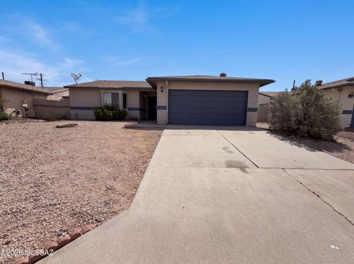 5840 N Belbrook Dr, Tucson, AZ, 85741-3768 | Card Image