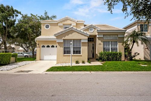 9384 Nw 8th Cir, Plantation, FL, 33324-4930 | Card Image