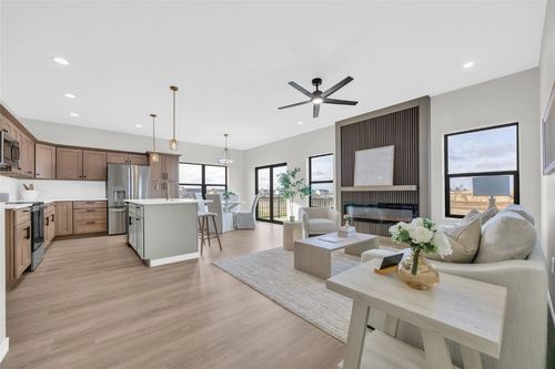 827 Indigo Dr, Palo, IA, 52324-1003 | Card Image