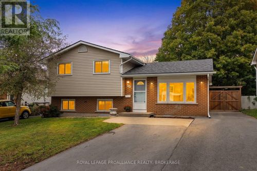 55 Folger St, Kingston, ON, K7K4Y7 | Card Image