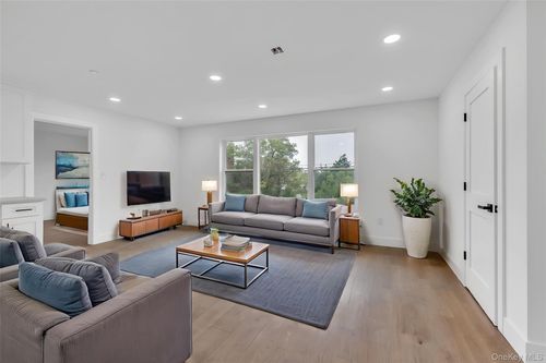 4c-74 Broadway, Freeport, NY, 11520-2821 | Card Image