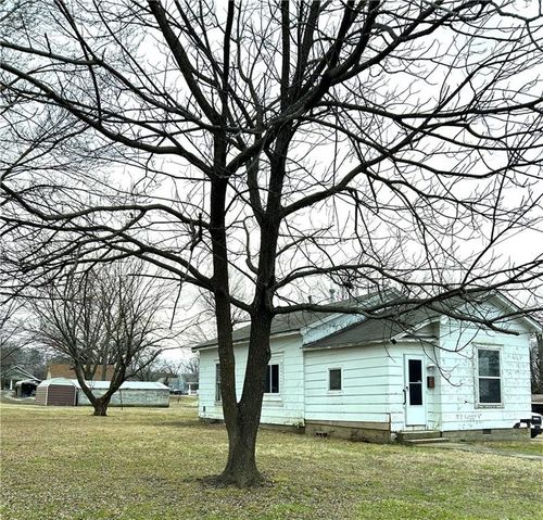 1732 E Oak St, Fort Scott, KS, 66701-1842 | Card Image