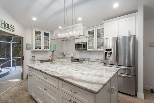 21194 Old Oak Pl, ESTERO, FL, 33928-2245 | Card Image