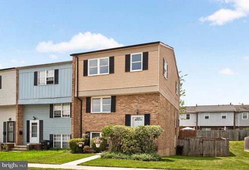 10 Middleview Ct, WINDSOR MILL, MD, 21244-2620 | Card Image