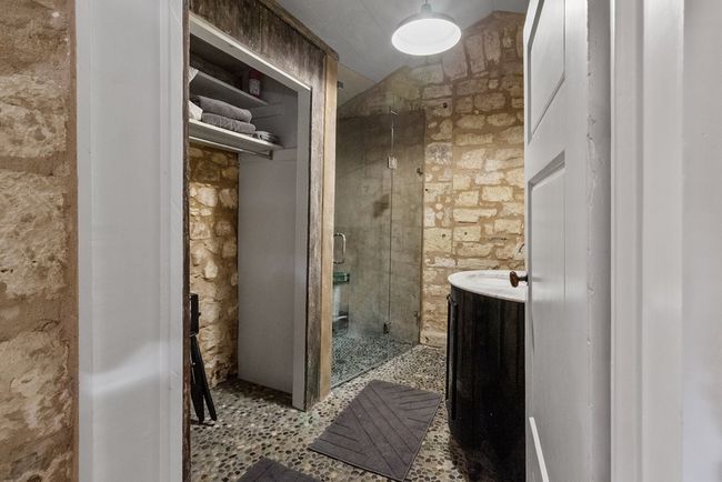 125 W San Antonio St, Home with 2 bedrooms, 3 bathrooms and 2 parking in Fredericksburg TX | Image 42