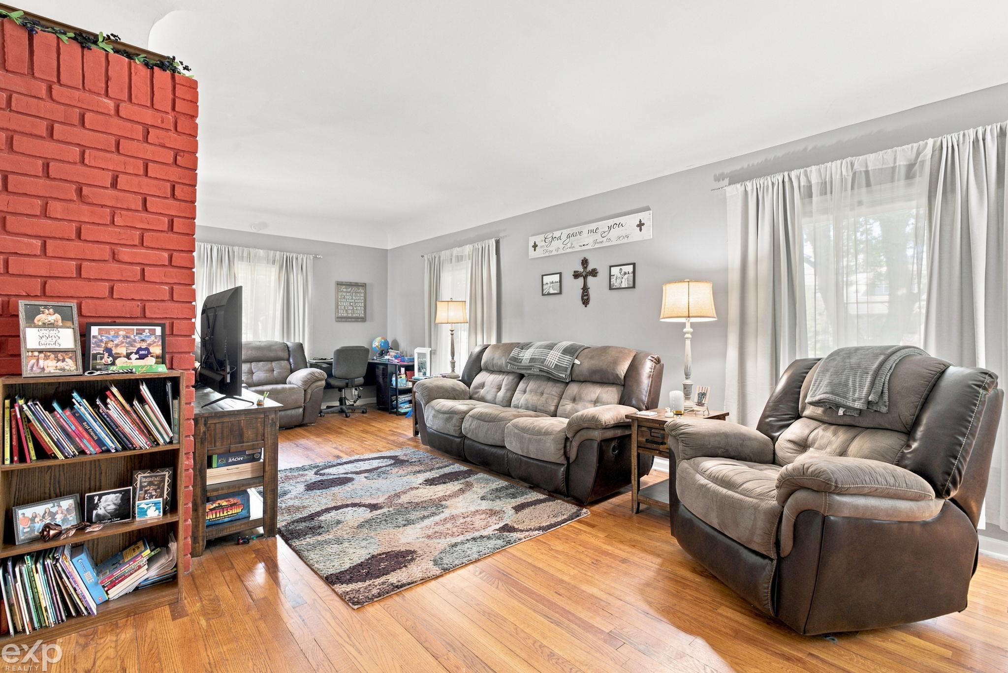 Residential in Yale 5