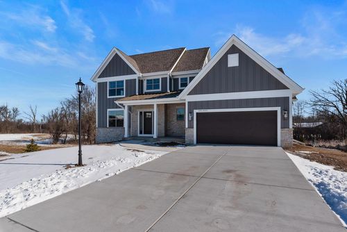 W192N5472 Red Crown Lane, Menomonee Falls, WI, 53051 | Card Image