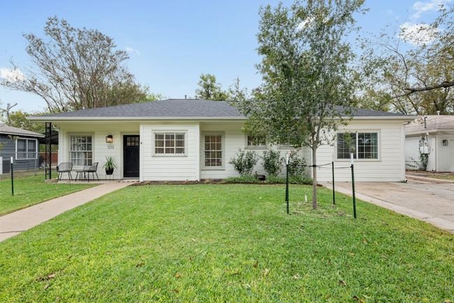 1213 S Church St, House other with 3 bedrooms, 2 bathrooms and 2 parking in Georgetown TX | Image 21