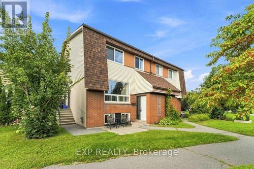 30a-30A Woodvale Green, Ottawa, ON, K2G4H4 | Card Image