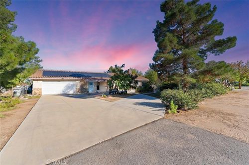 7371 Lyons Ave, Hesperia, CA, 92345-7236 | Card Image