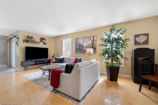 74 Colton Cir, Townhouse with 3 bedrooms, 4 bathrooms and 3 parking in Kitchener ON | Image 8