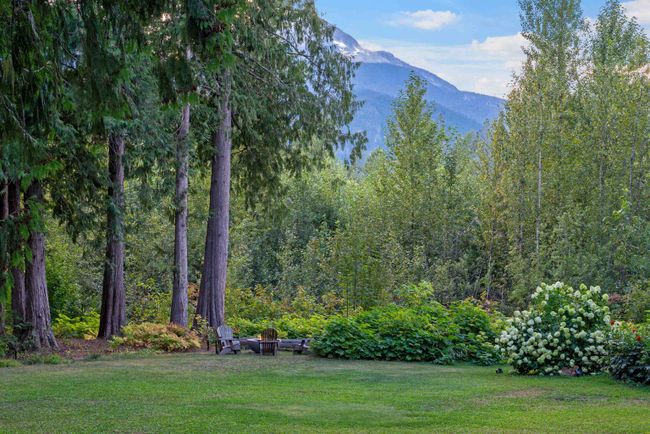 1710 Highway 99, House other with 7 bedrooms, 5 bathrooms and null parking in Pemberton BC | Image 5