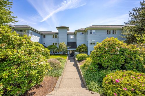101b-698 Aspen Rd, Comox, BC, V9M3S9 | Card Image