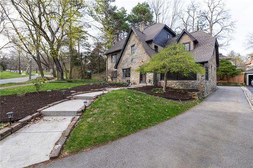 86 Chadbourne Rd, Rochester, NY, 14618-1108 | Card Image