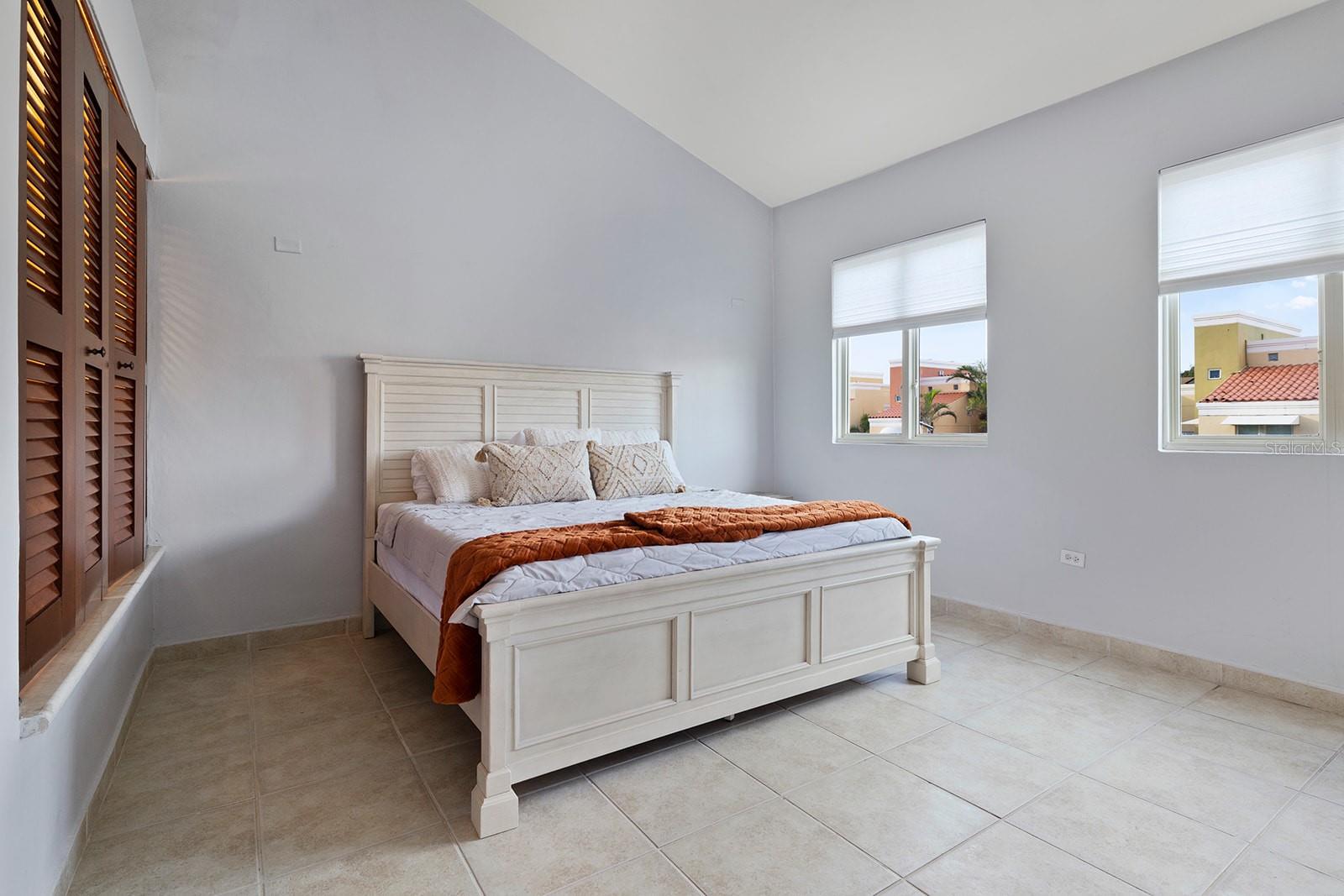 Residential en venta en HUMACAO, 90 CANDELERO DR, 2400 m²
