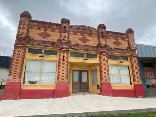 202 N Commerce St, Coupland, TX, 78615-5015 | Card Image