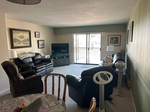 32-32718 Garibaldi Dr, Abbotsford, BC, V2T5T6 | Card Image