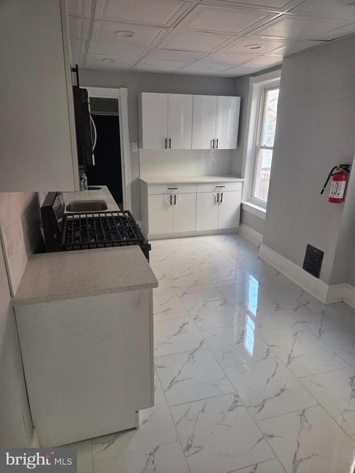 19 Cuyler Ave, Trenton, NJ, 08609-1517 | Card Image