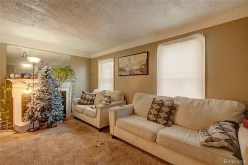 19159 Meyers Rd, Detroit, MI, 48235-1202 | Card Image