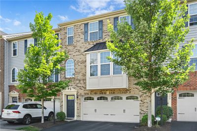 1303 Pointe View Drive, Townhouse with 3 bedrooms, 2 bathrooms and 2 parking in Adams Twp PA | Image 2