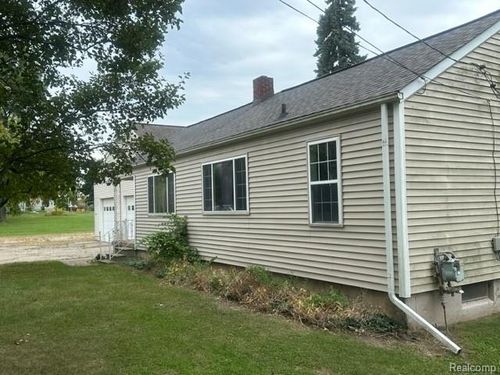 1424 Conway St, Flint, MI, 48532-4307 | Card Image