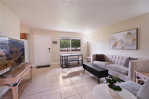 apt-u4-3325 Airport Rd N, NAPLES, FL, 34105-2853 | Card Image