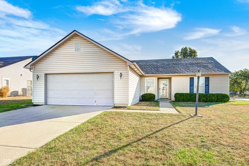 9 Lynn Ct, Pittsboro, IN, 46167-8952 | Card Image