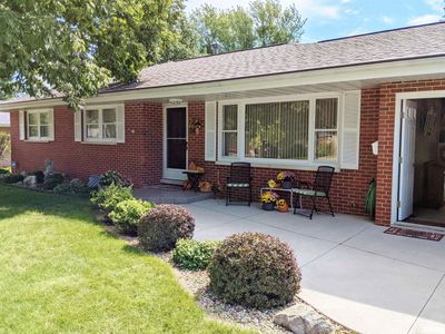 836 E Dunne Street, House other with 3 bedrooms, 3 bathrooms and null parking in Morton IL | Image 2