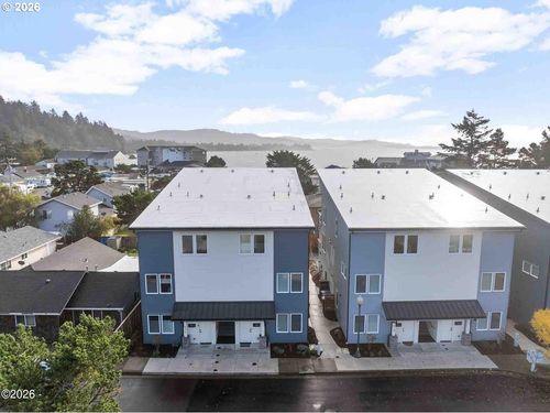 920 Sw 48th St, Lincoln City, OR, 97367-1367 | Card Image