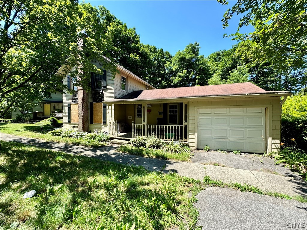 Warren St, Fayetteville, NY 13066