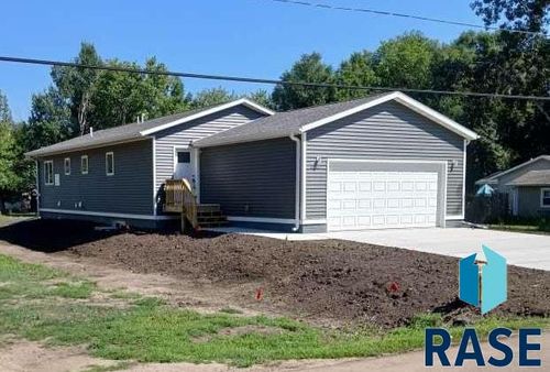 3138 N Highland Ave Avenue, Sioux Falls, SD, 57104 | Card Image