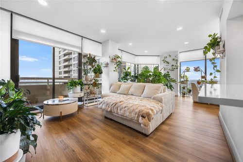 unit-23p-14 Greenway Plz, Houston, TX, 77046-1431 | Card Image