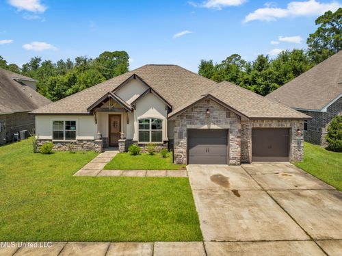 709 Champagne Dr, Biloxi, MS, 39532-3705 | Card Image