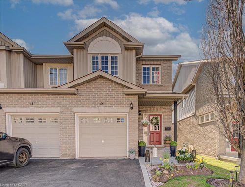 10-105 Pinnacle Dr, Kitchener, ON, N2P1B8 | Card Image