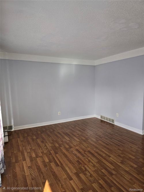 140 Hubbard St, Garden City, MI, 48135-1218 | Card Image