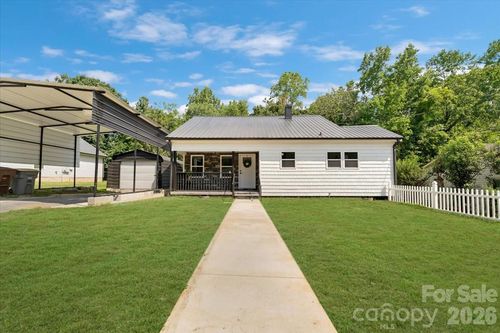 2105 Woodlawn St, Kannapolis, NC, 28083-3061 | Card Image