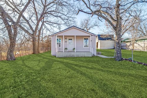 8105 Downe Dr, White Settlement, TX, 76108-3137 | Card Image